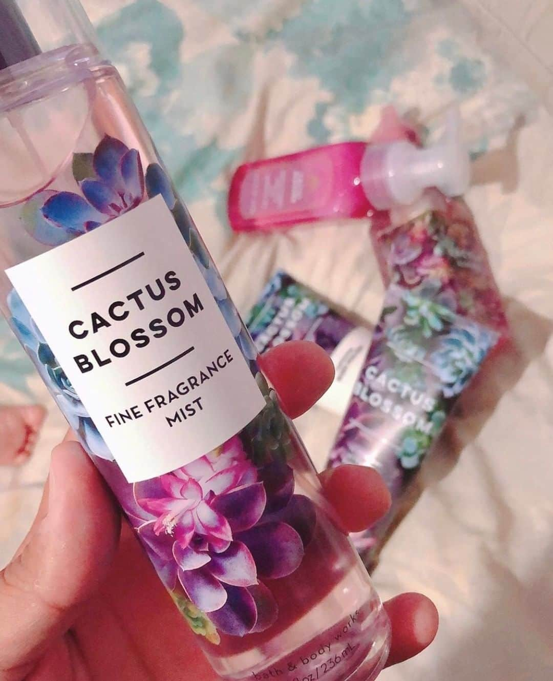 Bath & Body Worksさんのインスタグラム写真 - (Bath & Body WorksInstagram)「When your new fragrance smells as pretty as it looks … 😍🌵💕」7月10日 5時01分 - bathandbodyworks