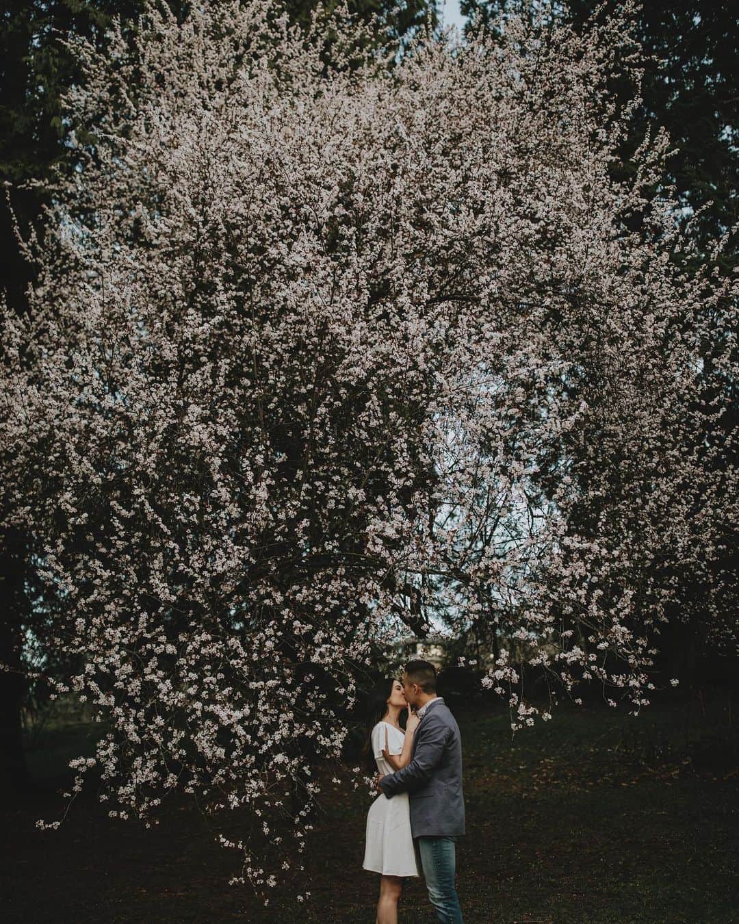 Sarah Ramadanのインスタグラム：「I really do like bread, but boy dough I love you. see you at the altar @ryanhooseman 🥖 👰🏻」