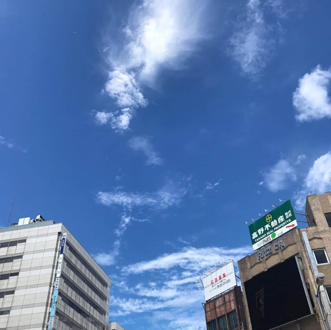 国生さゆりさんのインスタグラム写真 - (国生さゆりInstagram)「新潟に行ってきました✨😊✨朝、東京出る時小雨でしたが、新潟は晴天でした👍✨呼ばれた感満載の空に恵まれて、お日様いっぱい浴びて、の小旅行でした☘️#新潟旅行 #パワースポット #国生さゆり」7月10日 10時57分 - sayurikokusho