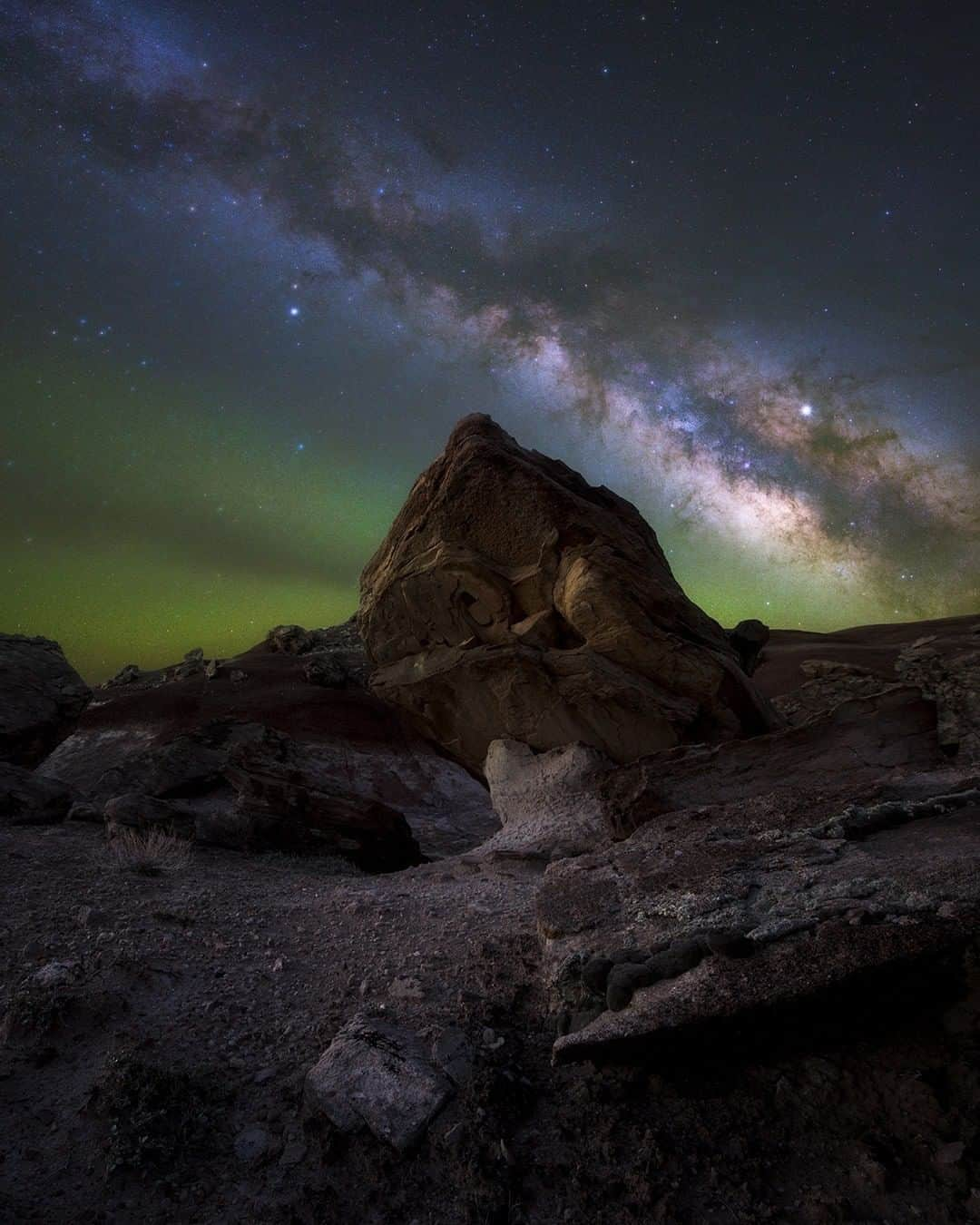 Nikon Australiaさんのインスタグラム写真 - (Nikon AustraliaInstagram)「"The Badlands of Utah are like something from another planet. I enjoyed spending time down there exploring new and exciting locations. This was such a unique rock standing the test of time. I thought it was very interesting seeing everything around it eroded away. The stars were tracked and foreground was taken during blue hour for the best image quality. Milky Way alignment was checked via the PhotoPills app." - @knightysphotography  Camera: Nikon #D810 Lens: AF-S NIKKOR 14-24mm f/2.8G ED Sky settings: 14mm | f/4 | 185s | ISO 800 Foreground settings: 14mm | f/11 | 1.6s | ISO 64  #MyNikonLife #Nikon #NikonAustralia #NikonTop #Photography #DSLR #LandscapePhotography #Nikkor #AstroPhotography」7月10日 10時59分 - nikonaustralia