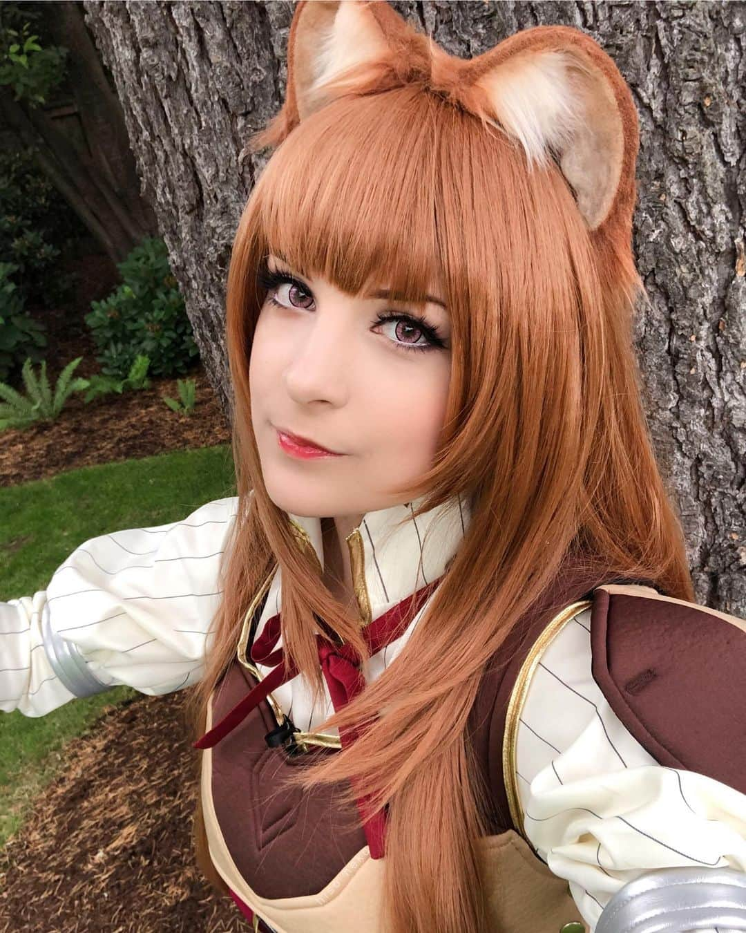 Tessaさんのインスタグラム写真 - (TessaInstagram)「“I will be your sword!”🗡 I love being Raphtalia a lot and I’m even more excited to make a bunch of improvements to her now. I’m going to tweak her wig a bit more and do a casual shoot for her this month I think! I also moved the ears further over to the sides which looks a lot better, too bad I didn’t think of that before taking these.🙃」7月10日 5時31分 - hiso.neko