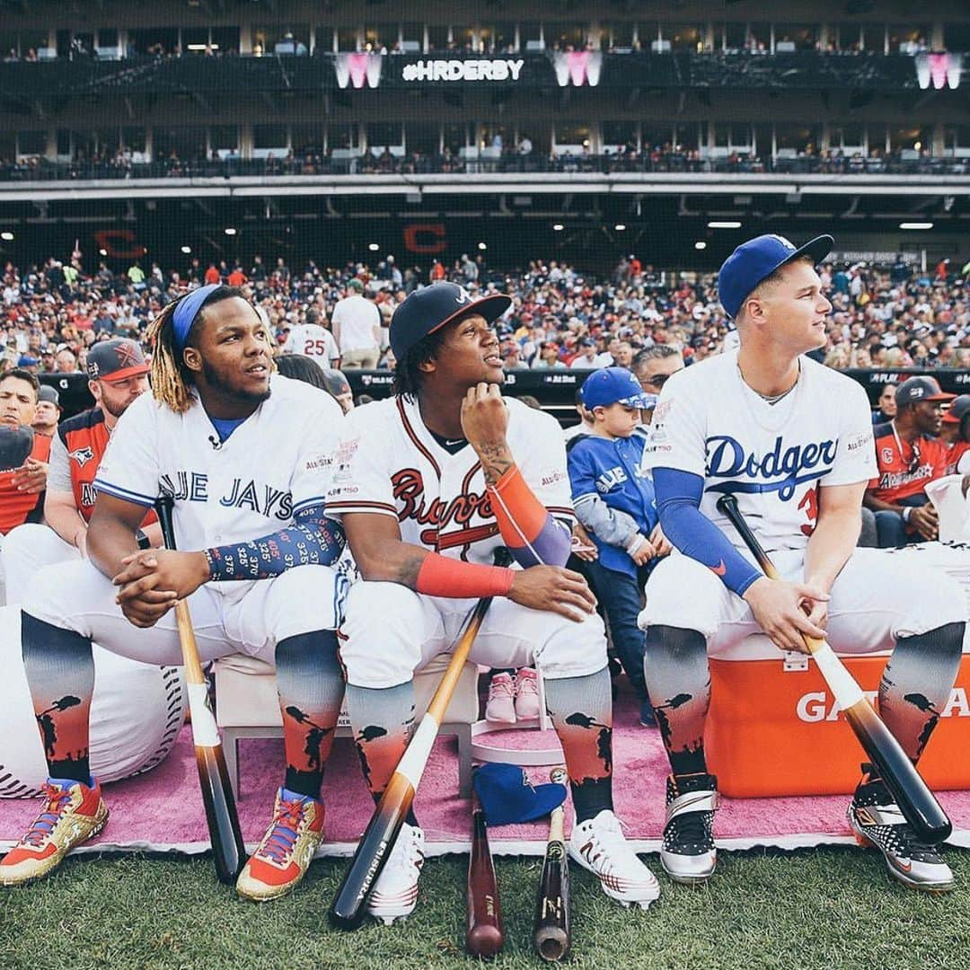 ジョク・ピーダーソンさんのインスタグラム写真 - (ジョク・ピーダーソンInstagram)「sitting with these young bulls...#FuturesBright 🌟 🌟」7月10日 6時49分 - yungjoc650