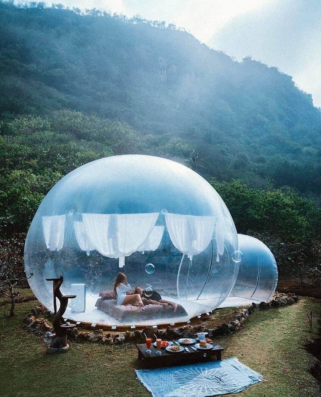 Crazy Roomsさんのインスタグラム写真 - (Crazy RoomsInstagram)「Bubble rooms are life」7月10日 6時52分 - crazyroomss