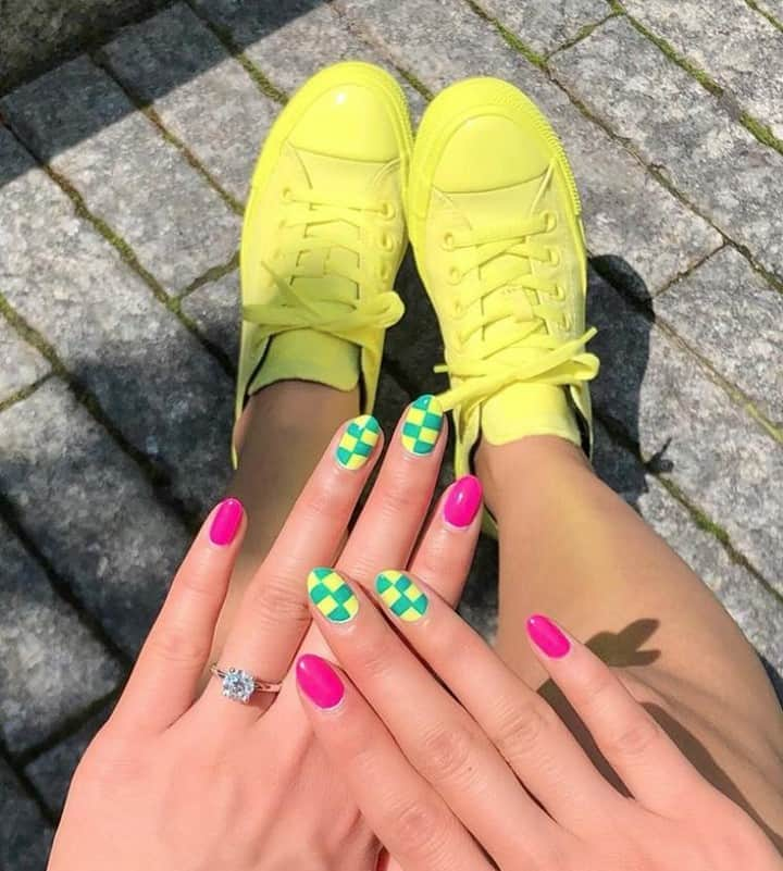 OPIさんのインスタグラム写真 - (OPIInstagram)「@amyytran you found the neon match made in heaven with our #ConverseOPI neon collaboration! ⁠ ⁠ @OPINeons Shades: #VIPinkPasses⁠ #PumpUptheVolume⁠ #DancePartyTealDawn⁠ ⁠ #Neons #NailPolish #Converse #Style #Nailart #Naildesign #cute #checkerboardnails #NeonYellow #NeonPink #PinkNails」7月10日 7時00分 - opi