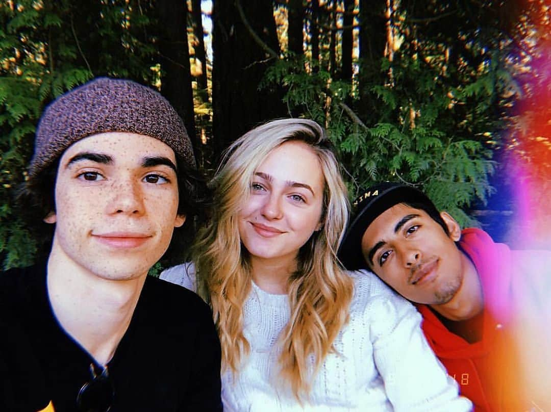 Just Jaredさんのインスタグラム写真 - (Just JaredInstagram)「Cameron Boyce’s roommates (and fellow Disney Channel stars) Sophie Reynolds and Karan Brar posted heartbreaking tributes to him after his untimely death. Tap this photo at the link in bio to read the posts. #CameronBoyce #SophieReynolds #KaranBrar Photo: Instagram」7月10日 7時17分 - justjared