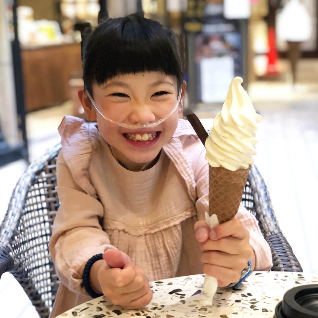 yukiさんのインスタグラム写真 - (yukiInstagram)「#ソフトクリーム #パンケーキ芸人 #夏待ち #寒い日にソフトクリーム #milka おはようございます。  ソフトクリーム食べたい🍦 ソフトクリーム食べたい🍦 あ、あれ、パンケーキか。」7月10日 7時17分 - milkayuki