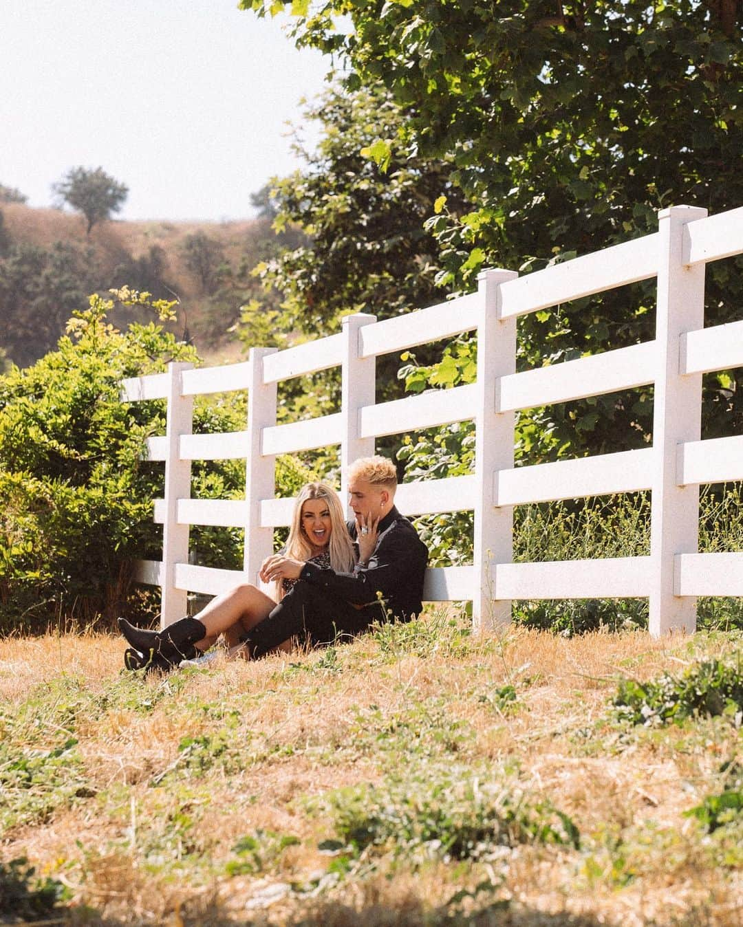 ジェイク・ポールさんのインスタグラム写真 - (ジェイク・ポールInstagram)「shane dawson made this possible #engaged #inlove」7月10日 7時20分 - jakepaul