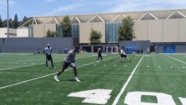 ラッセル・ウィルソンのインスタグラム：「Just the beginning... 😳🤫 @Dk_Metcalf14」