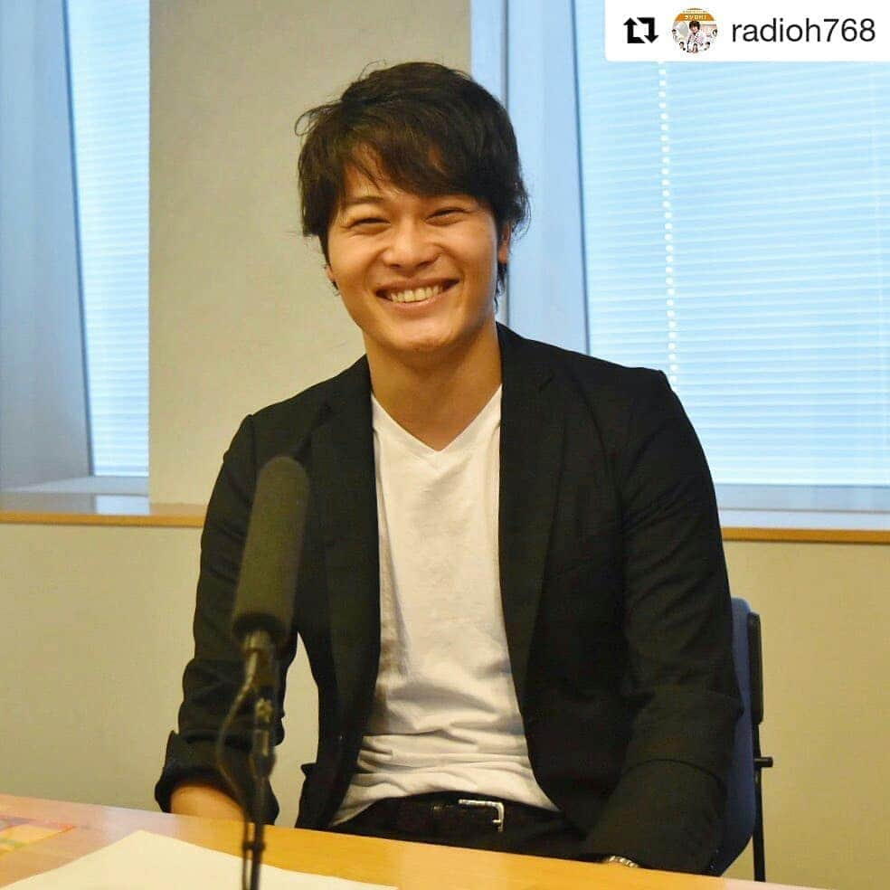 岡山放送さんのインスタグラム写真 - (岡山放送Instagram)「#Repost @radioh768 (@get_repost) ・・・ . 渡邊です。 . 先週の放送でもお伝えしましたが… . 入社3ヶ月にして、僕からのアドバイスを「特に覚えてませんね」と笑顔で言い放つ今川からは、矢野や森を彷彿とさせるポテンシャルの高さを感じます。 . そんな今川に先輩から一言だけ。 . 柿の種食べながらの一人酒はほどほどにしなさいよ！ . #OHK  #岡山放送  #アナウンサー  #渡邊大祐  #今川菜緒  #先輩  #後輩  #女子アナ  そこそこ#イケメンアナウンサー  #柿の種  #一人飲み  #アドバイス  #ポテンシャル  #ラジOH」7月10日 8時39分 - ohk_official