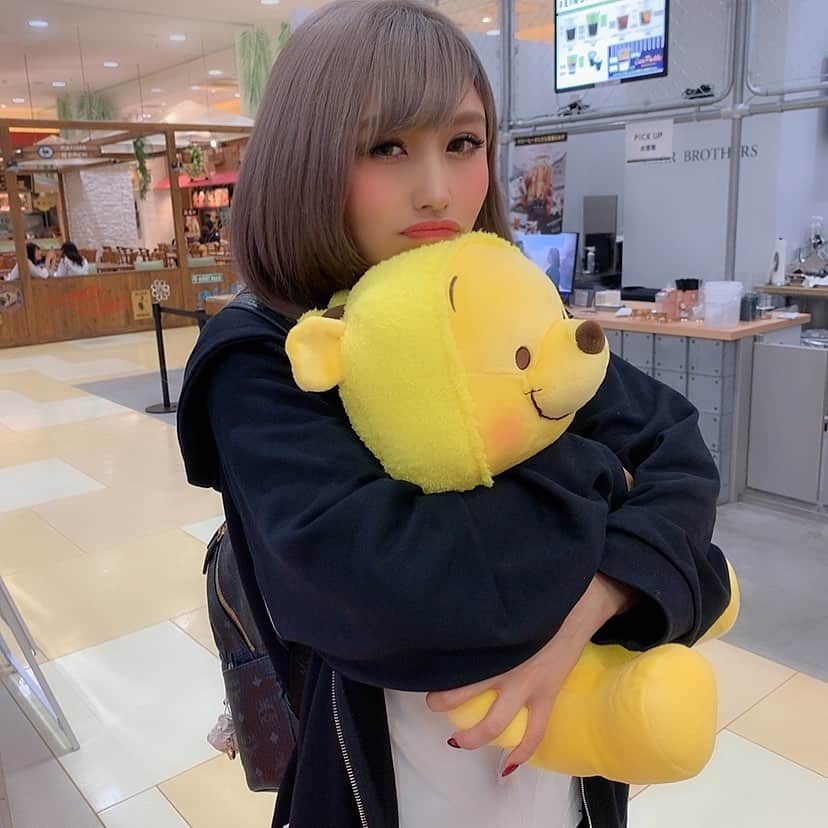 のインスタグラム：「めっちゃ前にゲーセン行った時、人生で初めてUFOキャッチャー取れたの😆💓💓💓 3~4000円はかかったけどw 嬉しかったなぁ💛💛💛 ＊ Kazuki #バーレスク東京 #スーパーバーレスク #六本木 #ギャル #渋谷 #新宿 #オルチャン #自撮り #セルフィー #ufoキャッチャー #プーさん #BurlesqueTokyo #cute #kawaii #roppongi #Tokyo #Japan #me」