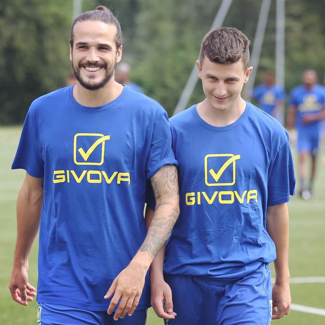 ACキエーヴォ・ヴェローナさんのインスタグラム写真 - (ACキエーヴォ・ヴェローナInstagram)「😀😃😄😆🙂 Keep smiling guys @visitacomano  #chievoverona #chievo #workout #training #smile」7月10日 20時05分 - acchievoverona