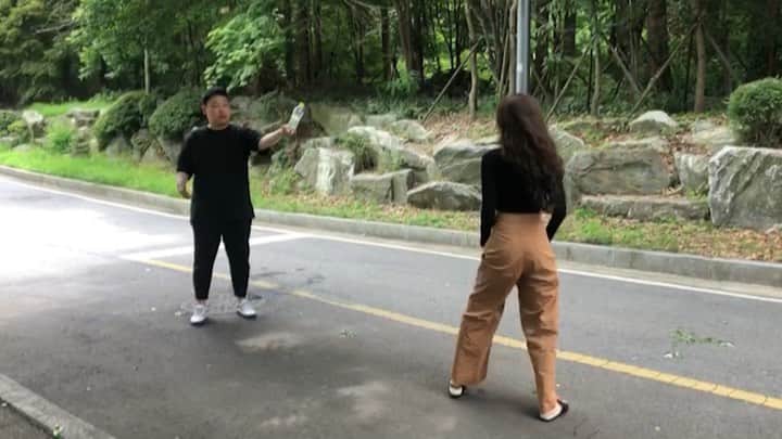 ジヨン のインスタグラム：「🦶」