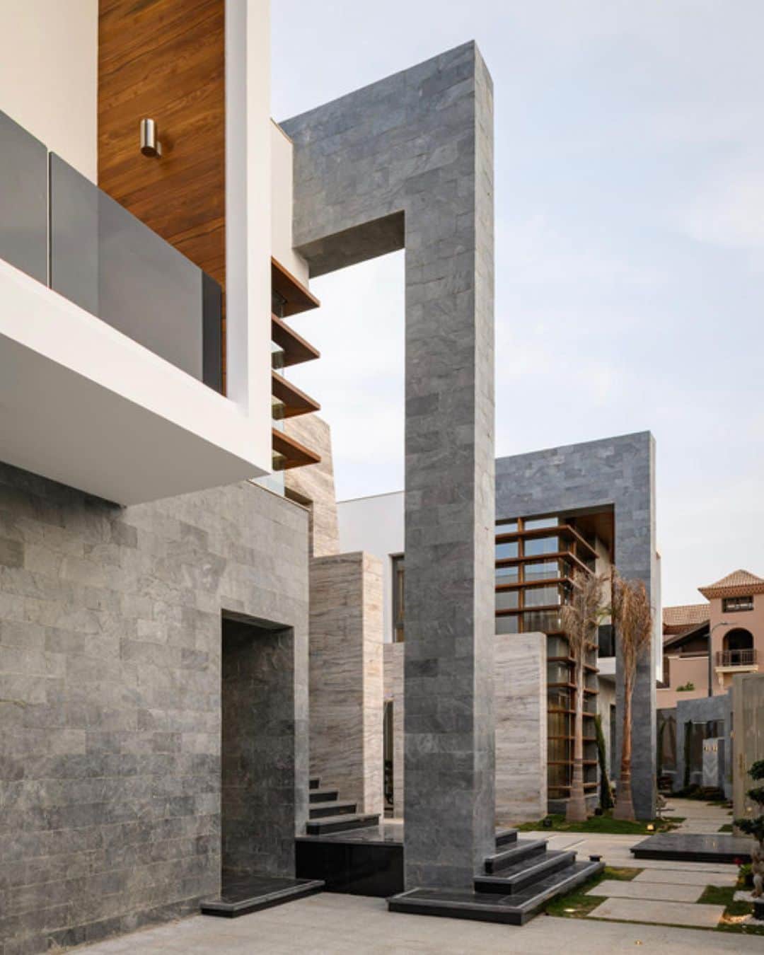 Architecture - Housesさんのインスタグラム写真 - (Architecture - HousesInstagram)「Kattameya Dunes Palace by @phenomenastudio - Hisham Alaa Designs 📸 @nourelrefai」7月10日 18時49分 - _archidesignhome_