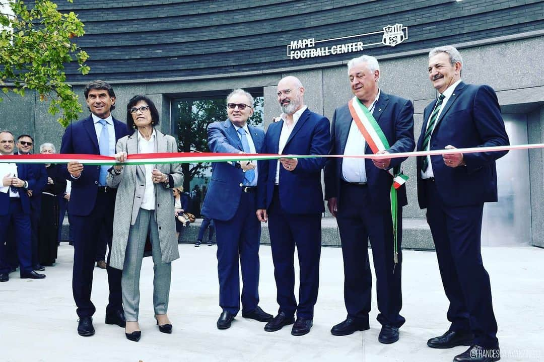 USサッスオーロ・カルチョさんのインスタグラム写真 - (USサッスオーロ・カルチョInstagram)「Un mese fa l'inaugurazione del #MapeiFootballCenter, il nuovo centro sportivo neroverde 🖤💚🖤💚🖤💚🖤💚 #ForzaSasol」7月10日 19時00分 - sassuolocalcio