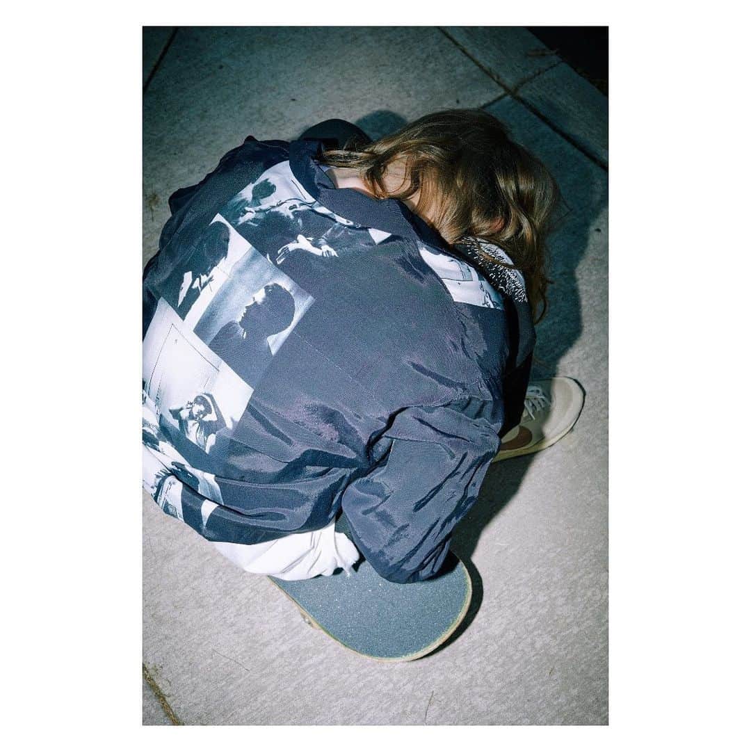 のインスタグラム：「Larryclark x F-LAGSTUF-F Collaboration Items  Online and rest of Japan retailers, releasing from July 20th 11AM #flagstuff  #larryclark  @larryclarkofficial  Photographer #KentaSawada @swdknt  Stylist#RyotaYamada @ryotayamada______ Coordination @mitsuyukinakamura」