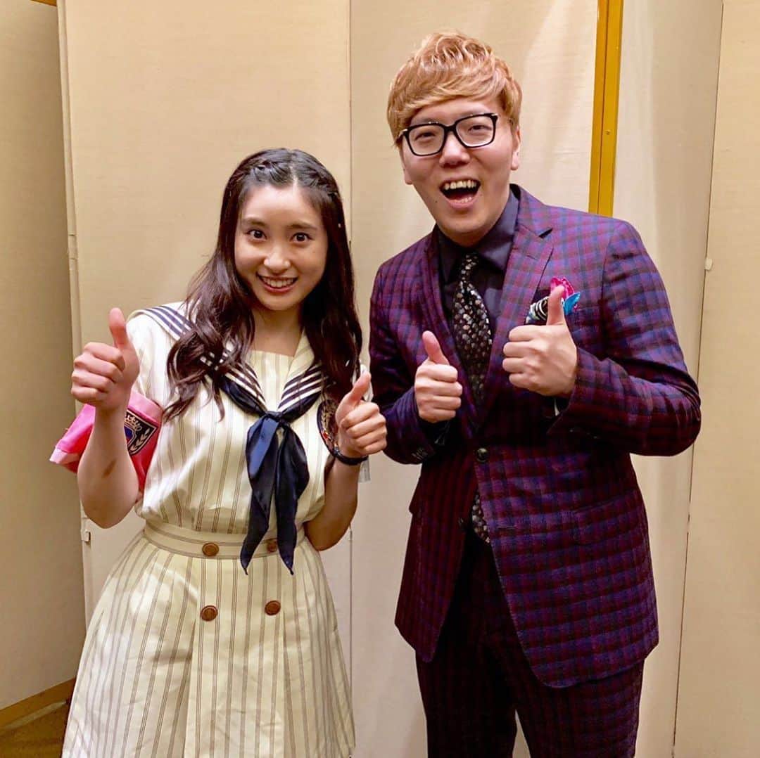 HIKAKINのインスタグラム：「7月11日木曜よる7:56〜の『ゴチになります!』にわたくしヒカキン出演します！😎🎉 岡村さんと料理したり！？するかも？（笑）お楽しみに！😂土屋太鳳さんとパシャリ🤓✨ #ぐるナイ #ゴチになります」