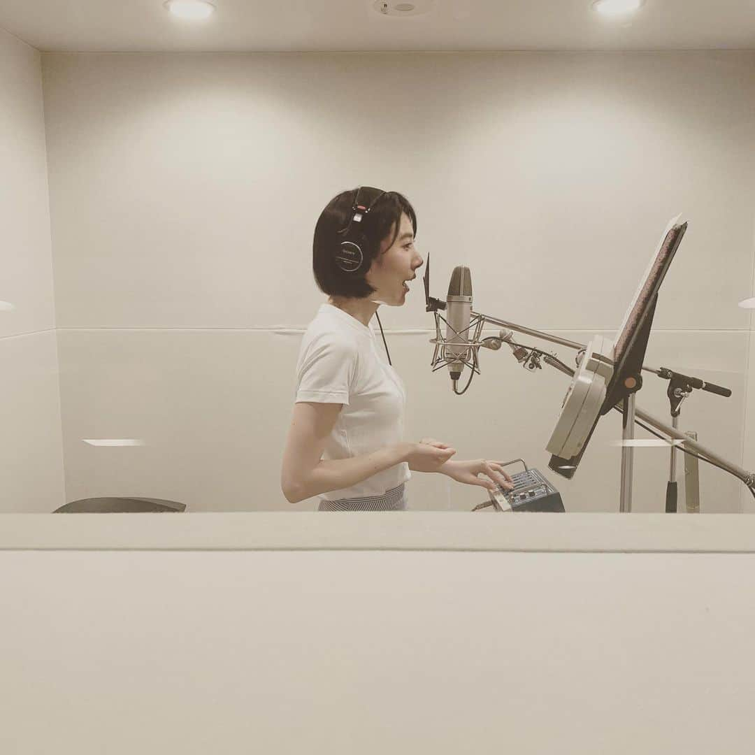 callmeさんのインスタグラム写真 - (callmeInstagram)「recording🎙  #kolme#new#song#recording#studio#love#happy#day#follow#me#white#music#mic#sing」7月10日 19時37分 - kolme_official