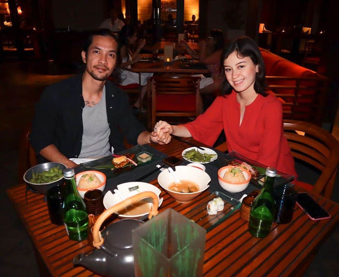 Kimberly Ryderさんのインスタグラム写真 - (Kimberly RyderInstagram)「3 years of togetherness with this man. Love you more than your love of Japanese food. 💞 Thank you @conradbali for a delicious dinner. 🍣🍚🍵 #edwardkimberly」7月10日 19時39分 - kimbrlyryder