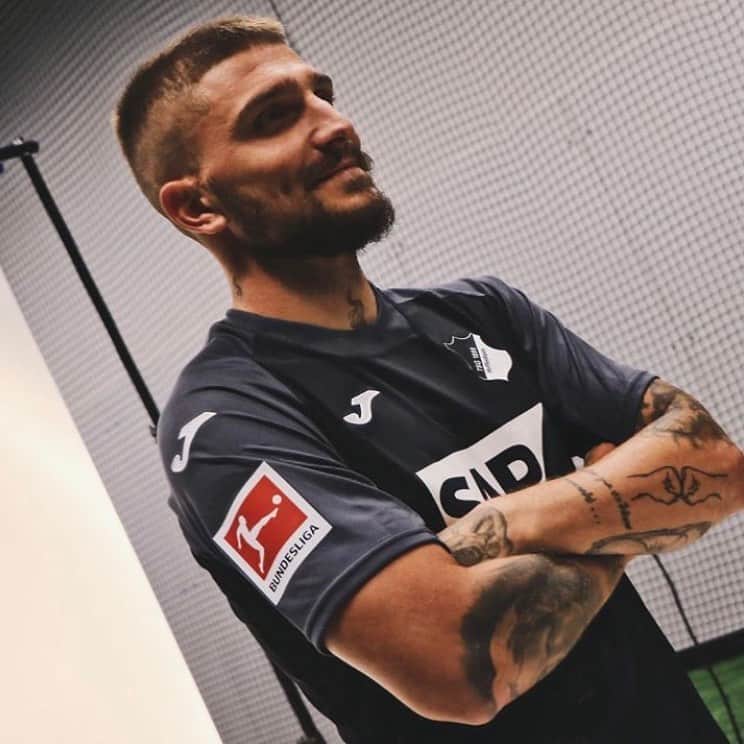 コスタス・スタフィリディスのインスタグラム：「⚫️」