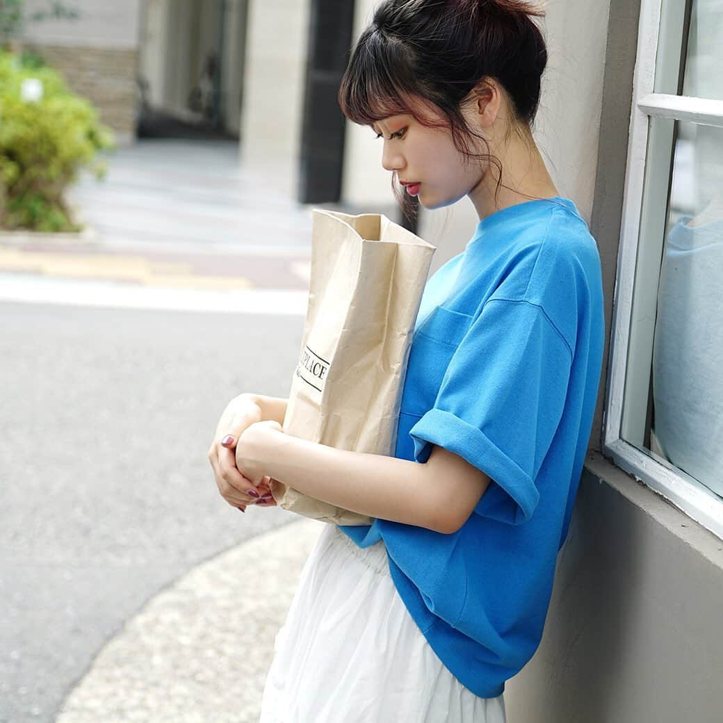 イーザッカマニアストアーズさんのインスタグラム写真 - (イーザッカマニアストアーズInstagram)「【coordinate】 . . blue × white 🐳 夏が似合うブルーに パンチングレースのふんわりスカート... こんな爽やかコーデでおでかけしたい♩ . . スカートは新作です❤︎ 写真をタップしてページへgo👉 #ezakkamaniastores #ezakkamania #ezakkamania_2019ss #coordinate #todayscoodinate  #イーザッカマニア #今日のコーデ #夏コーデ #パンチングレース」7月10日 19時59分 - ezakkamania_stores