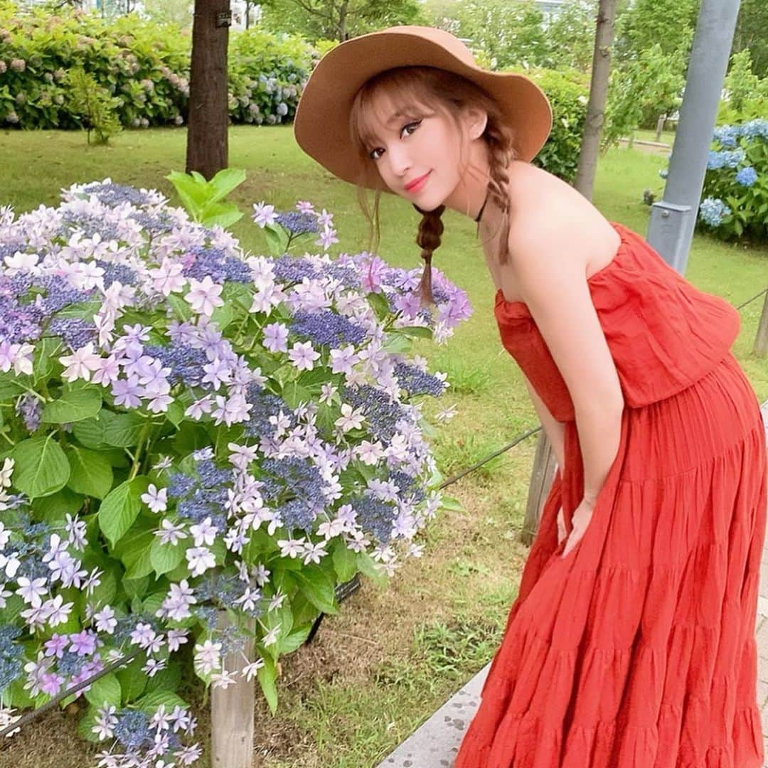 杉山佳那恵さんのインスタグラム写真 - (杉山佳那恵Instagram)「この前언니とお台場行ってきたよっ🧡 ・ ペットショップで可愛いわんこ見つけて癒されたり買い物したり( ˊ̱˂˃ˋ̱ ) めっちゃ楽しかった〜✨✨✨ ・ 洋服は今日発売の @bloomin_official ☺︎☺︎☺︎ ・ 너무 재미 있었다！ 언니 항상 고마워요🧡🧡🧡 ・ ・ #bloomin#fashion#onepiece #hairstyles #makeup」7月10日 20時02分 - kanaxxy_0421