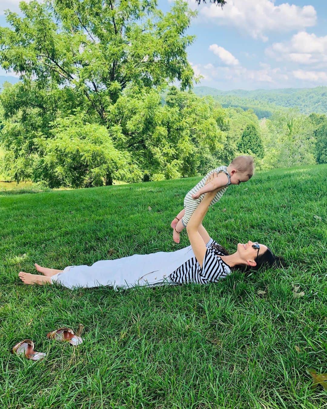 リリー・オルドリッジさんのインスタグラム写真 - (リリー・オルドリッジInstagram)「Making Memories 🌻」7月10日 11時08分 - lilyaldridge