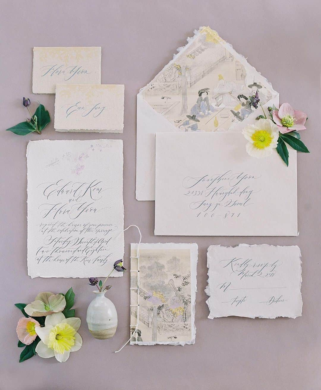 Veronica Halimさんのインスタグラム写真 - (Veronica HalimInstagram)「So happy that this stationery suite made it into #marthastewartweddings pick on booklet trend in wedding invitation. Thank you for the feature @martha_weddings — This suite was created for @joyproctor & @tulipinadesign in Seoul, photographed by @lauragordon , highlighting the exposed twine stitching for the travel information and wedding detail booklet. — #truffypi #vhcalligraphy #calligraphystyling  #청첩장 #서울번드 #수케이크 #신동범도자기  #tulipinaworkshop #joyproctordesign #seoul #hanbok #tulipinaseoul2018 #korea #traditional #styledshoot #flowers #fineart #invitationdesign #invitationsuite #stationery #papergoods #calligraphy #カリグラフィー #カリグラフィースタイリング #モダンカリグラフィー #ウェディング #ウェディングアイテム」7月10日 11時33分 - truffypi