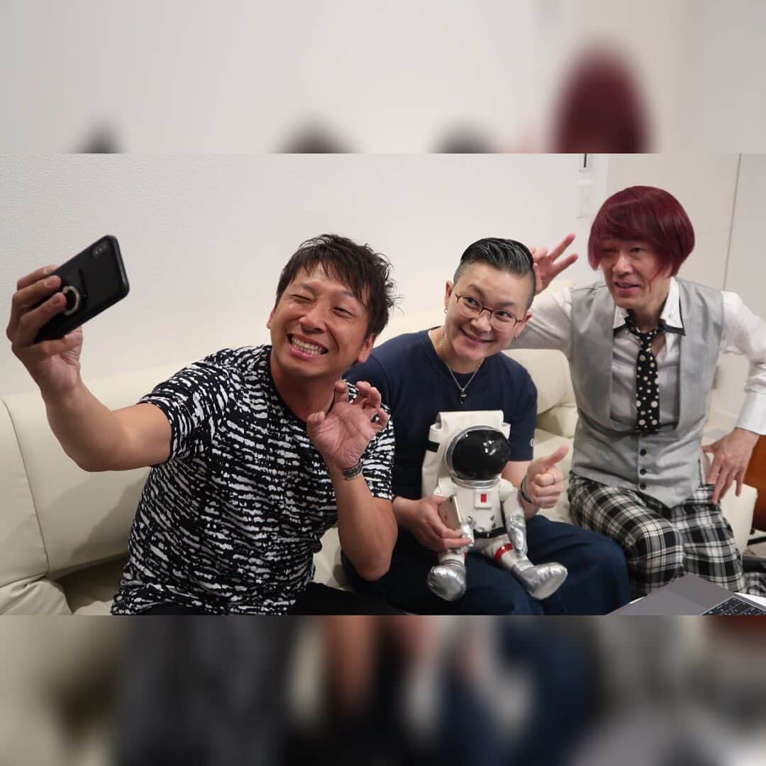 イツカノオトさんのインスタグラム写真 - (イツカノオトInstagram)「今夜は fm川口でラジオノオトヽ(´▽｀)/ 18:30〜30分、今夜はヒロシディですよ☆  @kab_kairakudo @hds164 @susumu_nishikawa_5 #イツカノオト #西川進 #KAB. #コバヤシヒロシ #ツインボーカル #ボーカル #シンガー #シンガーソングライター #ギタリスト #ギター #三人組 #バンド #シェアワセ #happy #smile #love #loveu #iloveu #sherethelove #twinvocal #vocal #singer #singersongwriter #guitarist #guitar #snow」7月10日 11時49分 - itsukanooto