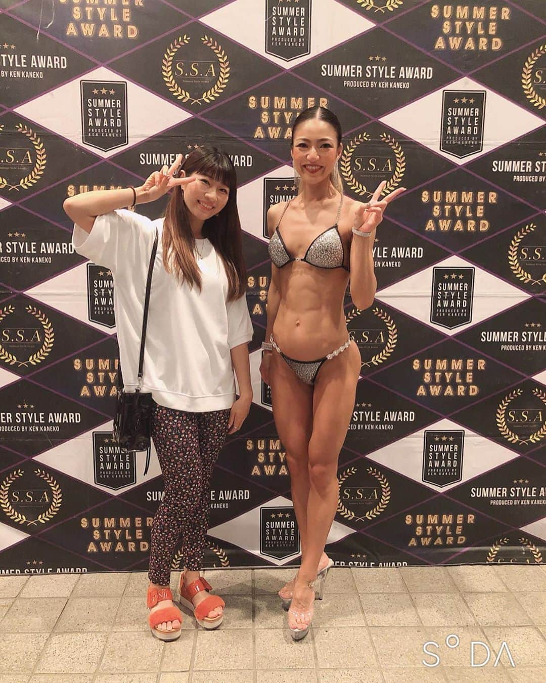 Chiharuのインスタグラム：「サマスタ新人戦に @matsukaaya が出場してきてくれました！ 新体操からの付き合いでもあり、今はエアロビのインストラクターとして活躍中のかや✨ 初めてのウエイトトレーニング、 春からの減量、 諦めずにめちゃくちゃ頑張ってくれました〜！思ったより身体も仕上がって私も感動しちゃいました！！！ かっこよかったよー✨ 半年間お疲れ様💖これからの活躍も応援してるよ😆💖 . #サマスタ #サマスタ新人戦 #ビューティーフィットネス  #ビキニモデル #フィットネス女子  #トレーニング女子  #ボディメイク #bodymake #fitnessgirl  #workout #summerstyleaward  #japanesegirl」