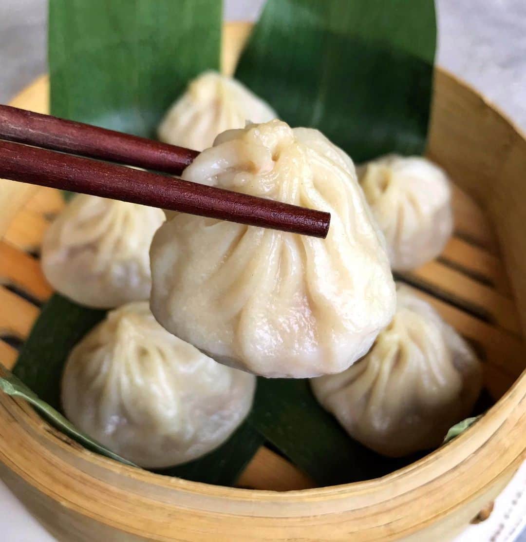 Eater LAさんのインスタグラム写真 - (Eater LAInstagram)「Watch the story now about @mylittledumplingla which offers classic and new takes on Chinese dishes and dumplings. 📸: Eater LA Instagram editor @kateatsla. Hashtag #eaterla on your best photos for a chance to be featured.」7月10日 12時07分 - eater_la