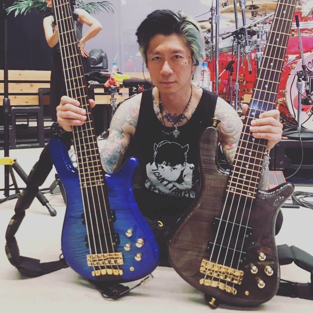 Ju-kenのインスタグラム：「w/ #warwickstreamer  どんなアンサンブルでも抜ける音、いいよ♫ Slapがすげー、気持ちいい⭐︎ thanxxx maxxx  @framuswarwickofficial @korgofficial」