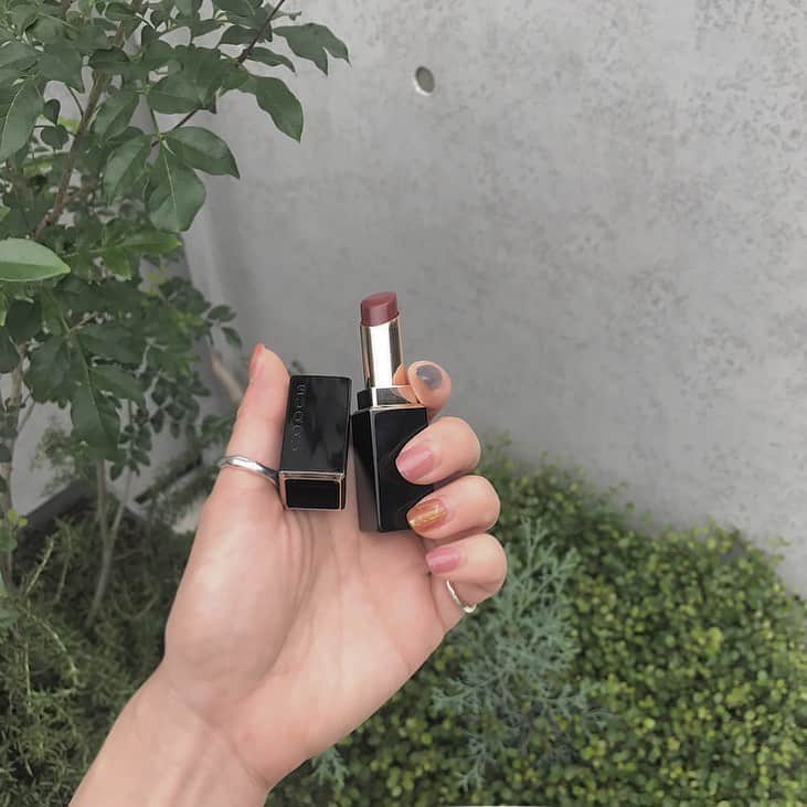 のインスタグラム：「SUQQU 10 の可愛さ❤️ . #suqqu#lipstick #スック #cosme」