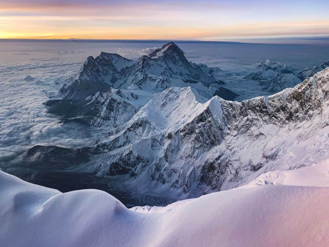 National Geographic Travelさんのインスタグラム写真 - (National Geographic TravelInstagram)「Photo by @renan_ozturk | When I was preparing to climb Everest, the thing I dreamed about more than anything was witnessing the the sunrise at the roof of the world and bringing back a few slivers of the experience to share. Stay tuned for the @natgeo article and @natgeochannel documentary from this adventure and follow me, @renan_ozturk for more views from Everest this past season.」7月10日 12時56分 - natgeotravel