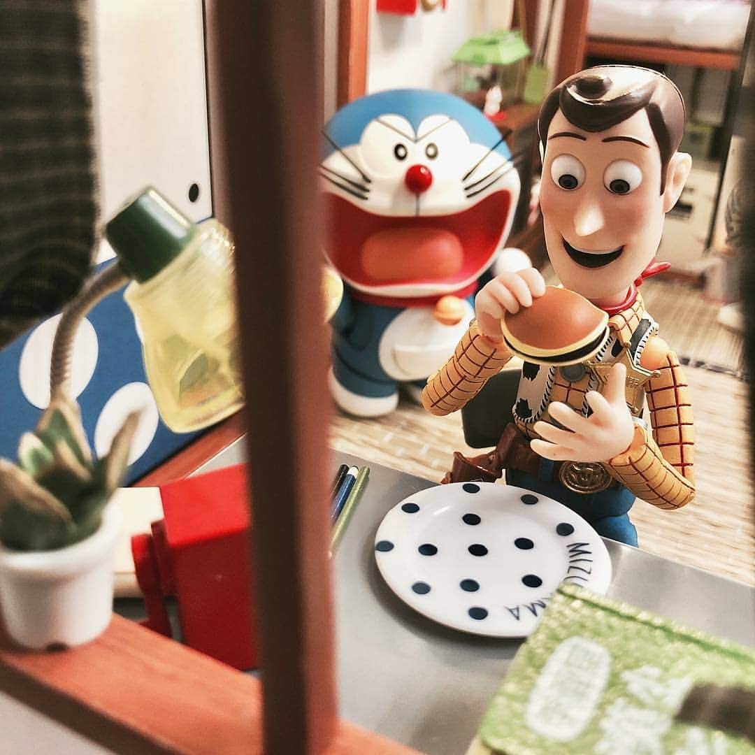 9GAGさんのインスタグラム写真 - (9GAGInstagram)「Daily life of creepy Woody in Hong Kong 📸 @playmmo - #toystory #pixar #hongkong #9gag」7月10日 13時05分 - 9gag