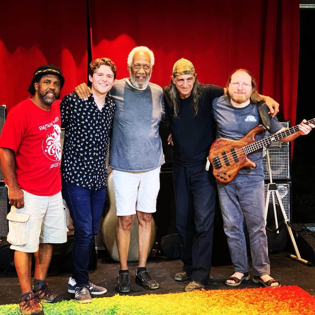 ヴィクター・ウッテンのインスタグラム：「The Music Lesson Reunion: Victor, Sam, Uncle Clyde, Michael, and Jonathan.」