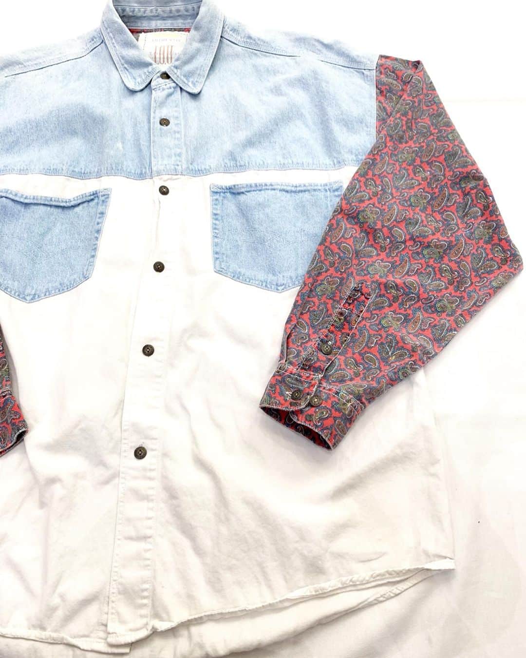 のインスタグラム：「mulch panel shirt ¥4500+tax 肩幅 57.5cm 身幅 58cm 着丈 77cm 袖丈 54cm . 通販も可能です。  お問い合わせはお電話で承ります。 . #お問い合わせはお電話で承ります #jammru  #osaka  #fashion  #streetstyle  #streetfashion  #vtg  #vintage  #used  #usedclothing  #古着 #古着屋 #ファッション #70s #80s #90s」