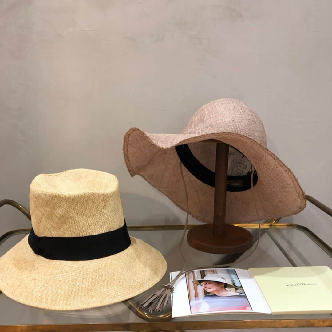 【ANN DE ARKさんのインスタグラム写真 - (【ANN DE ARKInstagram)「【PICK UP ITEM】 ・ 《Lola HATS》 《KIJIMA TAKAYUKI》 ・ 夏の紫外線が強くなる時期、日よけの帽子としても活躍します 👒 ・ お問い合わせはこちらから ⬇︎⬇︎⬇︎ @ann_de_ark #lolahats  #ハット #hat  #帽子  #new #brand #fashion #ファッション #coordinate #styling #style #コーデ #コーディネート #レディース #ショップ #栃木 #宇都宮 #anndeark #arknets」7月10日 13時57分 - ann_de_ark