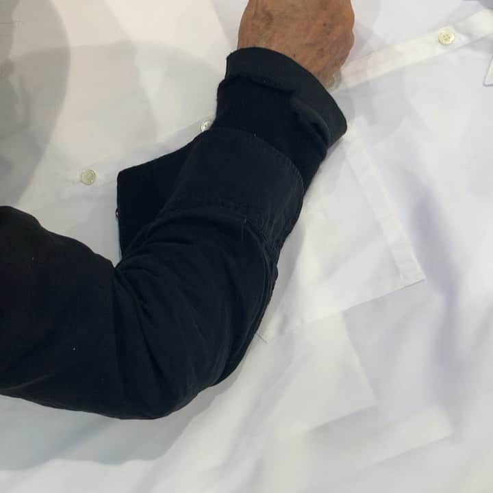 山本里美のインスタグラム：「My father signing my name #limifeu」
