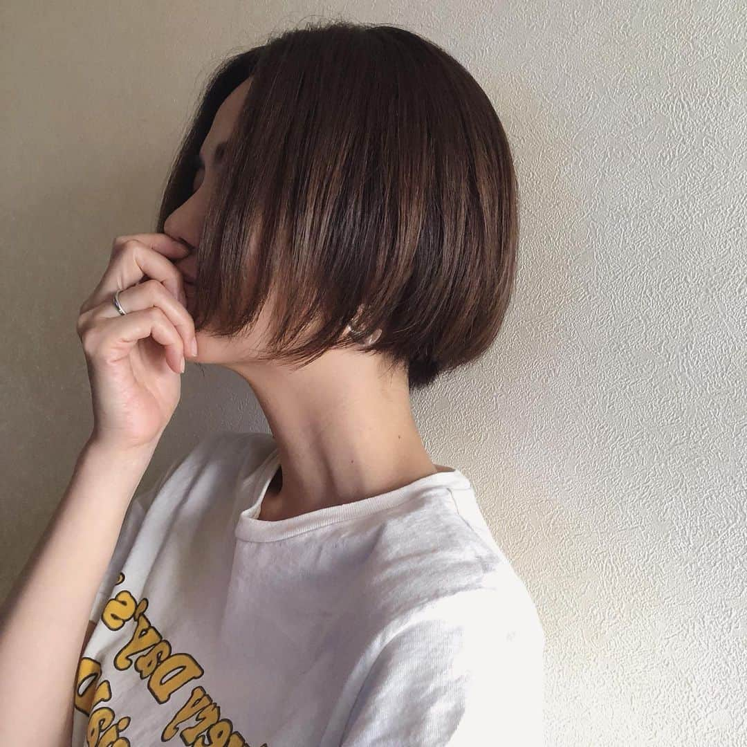 ak_m1120さんのインスタグラム写真 - (ak_m1120Instagram)「美容院へ💇‍♀️ . . . どんどん短くなる説 . . . #ショートボブ #ヘアカット #ヘアスタイル」7月10日 14時42分 - ak_m1120