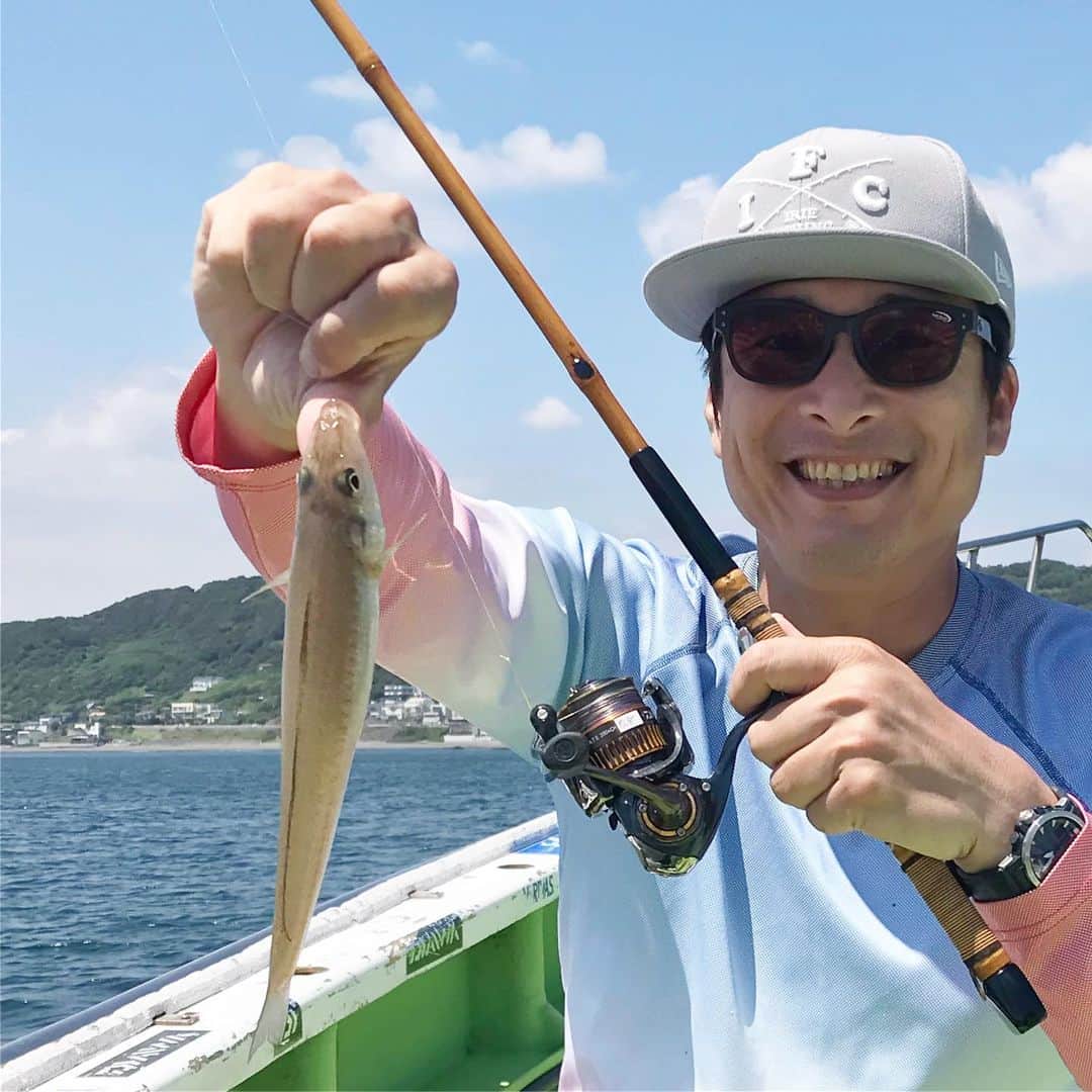 井手大介のインスタグラム：「うひょー大漁！#シロギス #和竿 #丸十丸」
