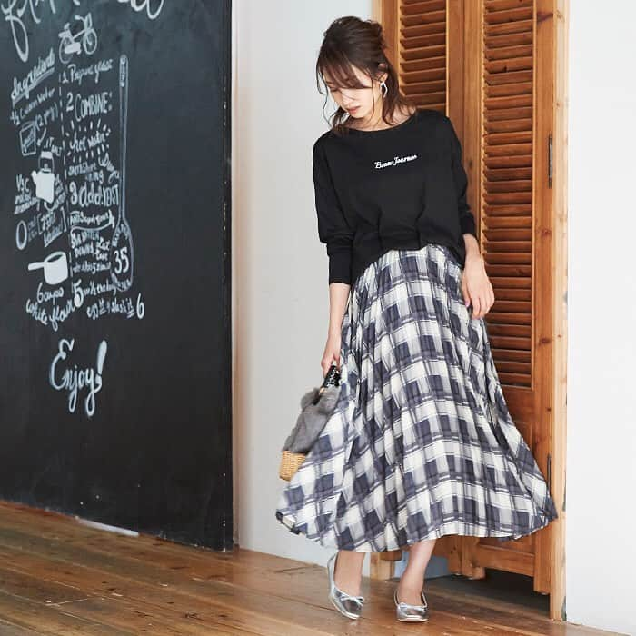 titivateさんのインスタグラム写真 - (titivateInstagram)「◆newitem * #長袖ロングTシャツ 【2color】￥1,990+tax (AUXP2440) 商品をタップすると商品ページがご覧いただけます。 * * ■titivate×ur's 2019A/W受注会■ * 大阪：7月12日(金)、7月13日(土) 東京：7月19日(金)、7月20日(土) * 秋冬の新作アイテムが≪30％OFF≫で受注購入頂けます。 詳しくはサイトをご覧ください。 * #titivate #ティティベイト #トップス #Tシャツ #長袖 #ロゴ #カジュアル #ファッション #fashion #ootd #プチプラ * ▼titivate(ティティベイト)はこちら▼ @titivatejp ▼ur's(ユアーズ)はこちら▼ @urs_official ▼seadress(シードレス)はこちら▼ @seadress_official」7月10日 14時53分 - titivatejp