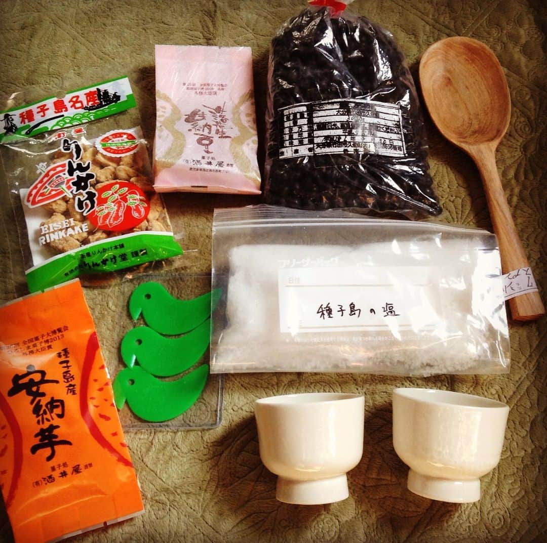三角みづ紀さんのインスタグラム写真 - (三角みづ紀Instagram)「だいすきな旅の仲間から贈り物が届く。緑の鳥は甘夏の皮を剥くものみたいで…「みすみ甘夏」」7月10日 15時26分 - misumimizuki