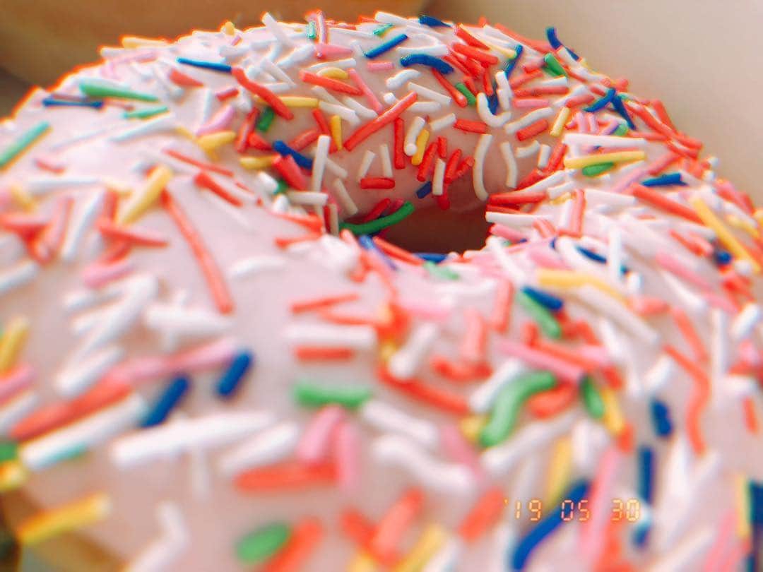 小山桃さんのインスタグラム写真 - (小山桃Instagram)「Donutの世界🍩. . . . #donuts #donut #donutlove #ドーナツ #ミクロの世界 #colorful #colorfull #colorfulworld #カラフル」7月10日 15時19分 - momoko_pu