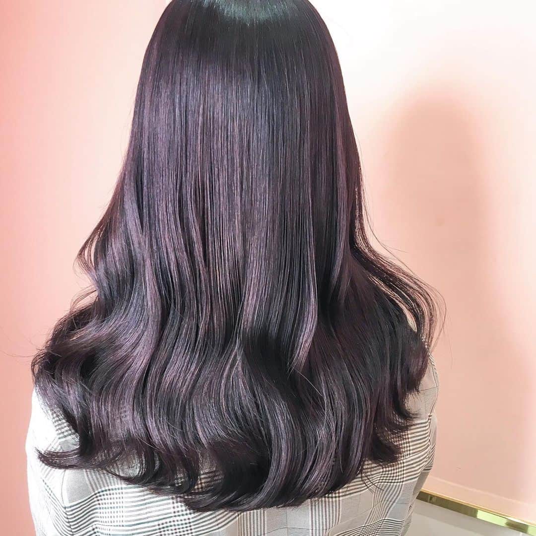 原涼香のインスタグラム：「ㅤㅤㅤㅤㅤㅤㅤㅤㅤㅤㅤㅤㅤ Dark purple 💜 光に当たるとほんのりパープル🐻💓 お肌の白玉効果も~ ㅤㅤㅤㅤㅤㅤㅤㅤㅤㅤㅤㅤㅤ」