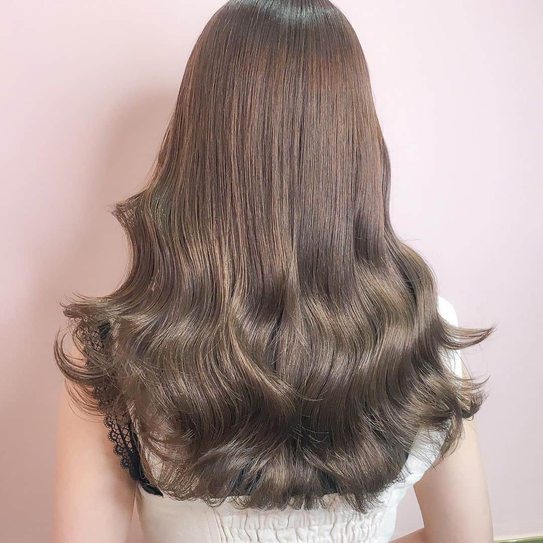 原涼香のインスタグラム：「ㅤㅤㅤㅤㅤㅤㅤㅤㅤㅤㅤㅤㅤ Korean beige 🍨💛 ケアブリーチしています~❤︎ ㅤㅤㅤㅤㅤㅤㅤㅤㅤㅤㅤㅤㅤ」
