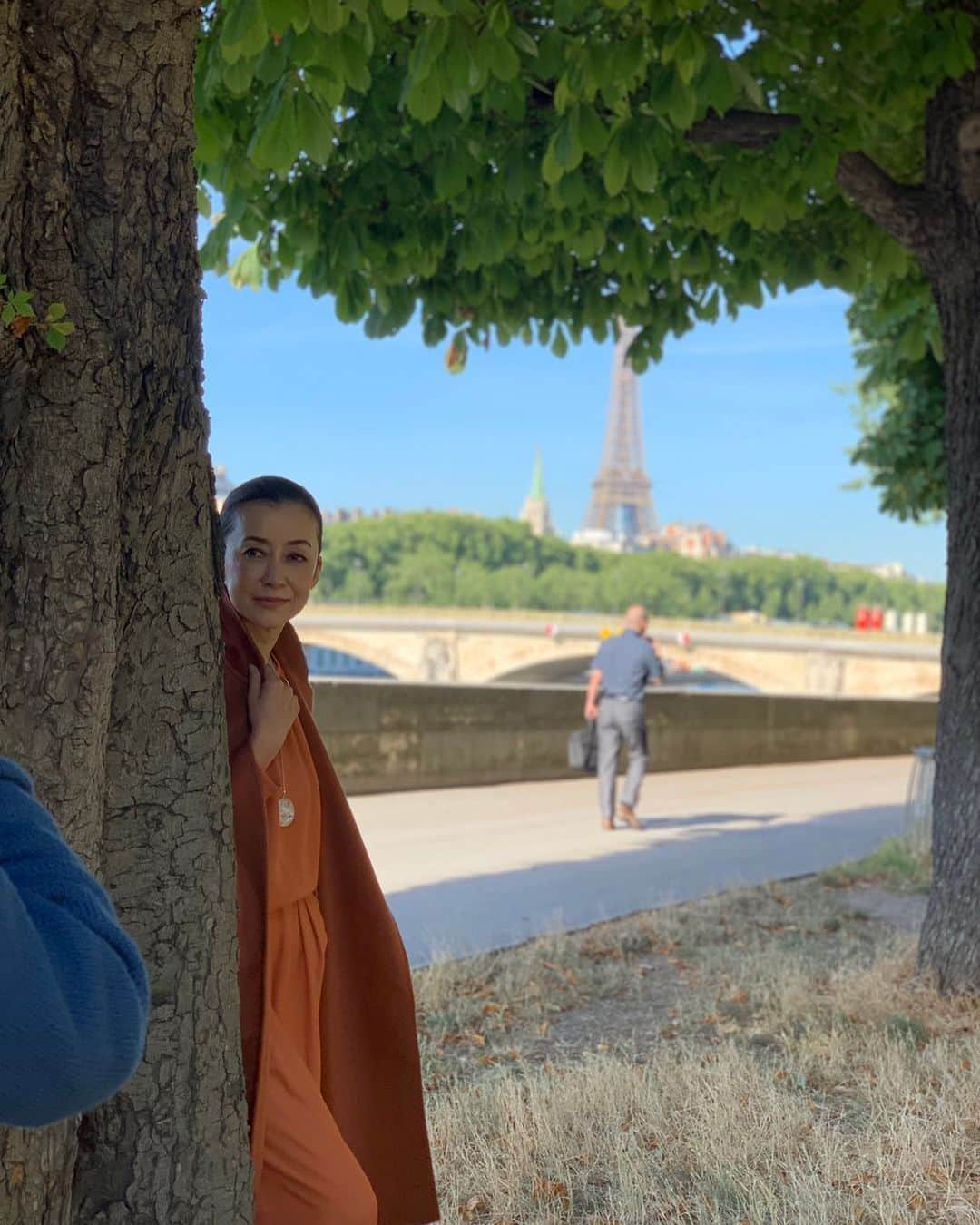 桐島かれんさんのインスタグラム写真 - (桐島かれんInstagram)「撮影中の風景。 #パリ #エッフェル塔 #paris」7月10日 16時00分 - houseoflotuskaren