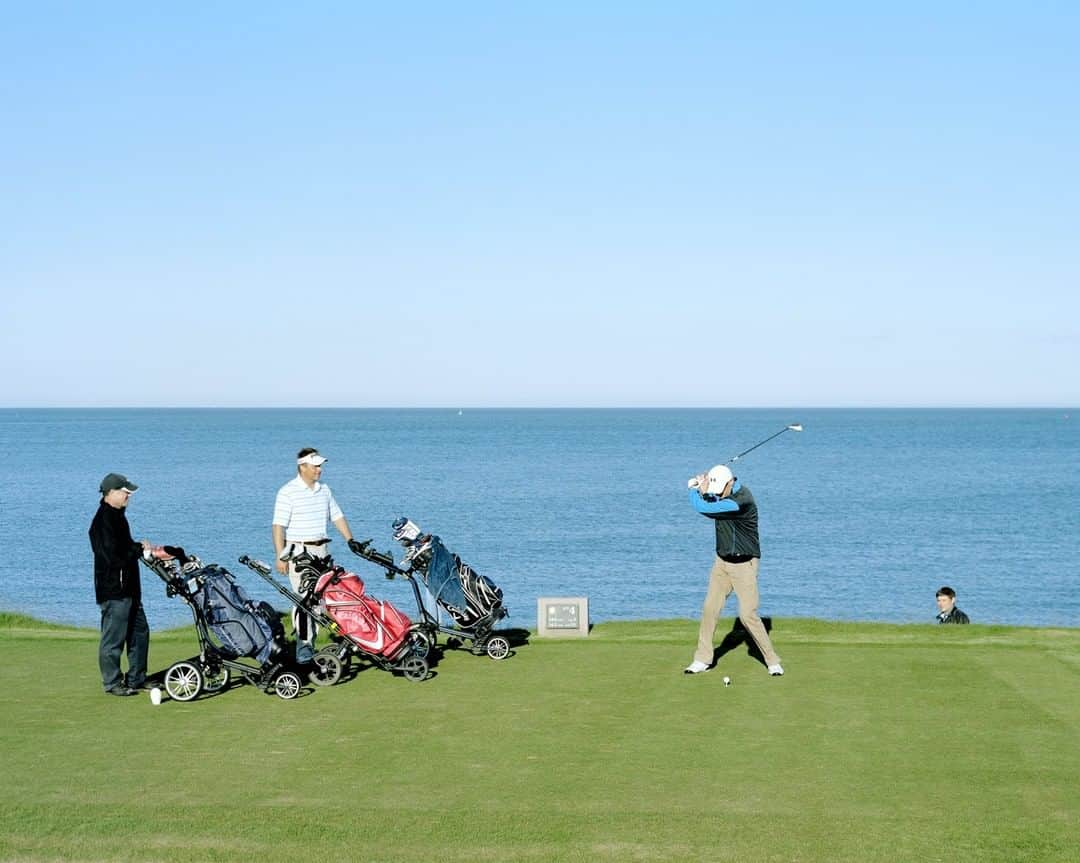 National Geographic Travelさんのインスタグラム写真 - (National Geographic TravelInstagram)「Photo by Gabrielegalimberti @gabrielegalimbertiphoto and Paolo Woods @paolowoods | Players at the Royal Jersey Golf Club. Jersey is the most southerly of the Channel Islands and has the best sunshine record in the British Isles. That has attracted many tourists over the years. #jersey #golf」7月10日 16時01分 - natgeotravel