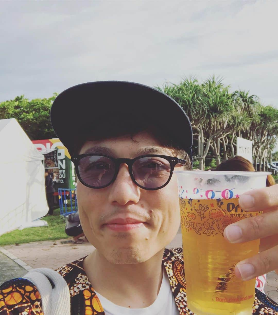 桃原優樹さんのインスタグラム写真 - (桃原優樹Instagram)「夏到来 #沖縄ではBBQの事をビーチパーティーと言う #ふぅ #キャンプ用品も買わないとな #登山もしたいしな #スキーもしたいな #俺ってこんな人だっけ #金ないから一生できないけどね #お疲れ #ほくろオリオン座 #ケツメイシ #ライブ #オリオンビール #沖縄 #okinawa」7月10日 16時06分 - toubaru_yuki_momo