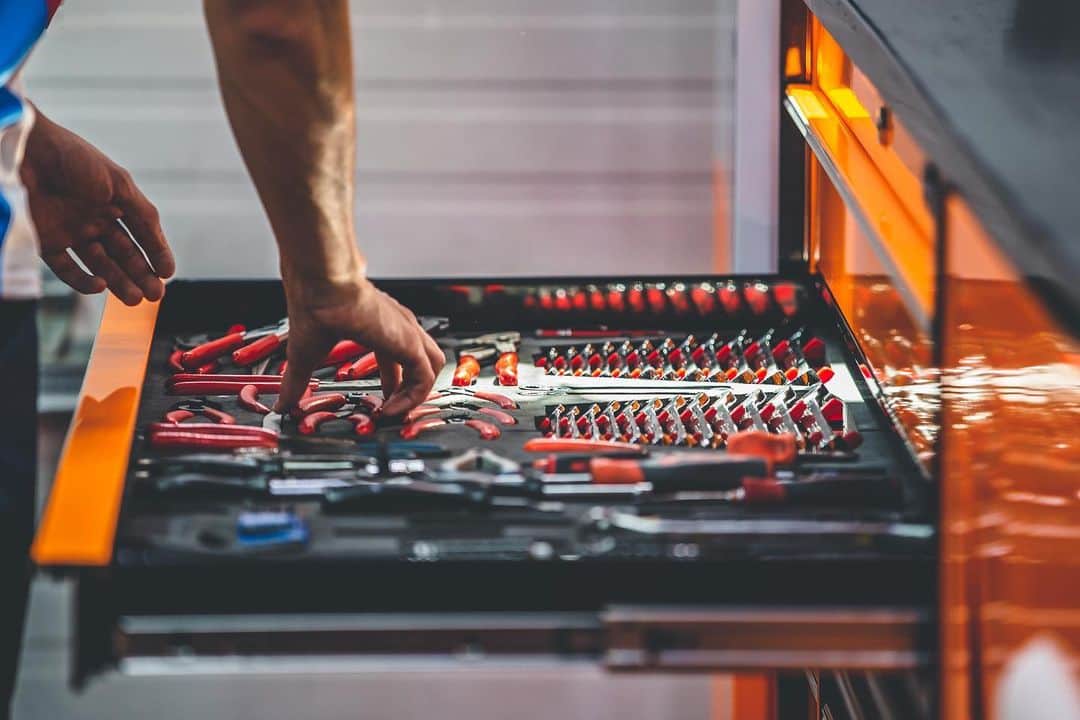 レプソル・ホンダのインスタグラム：「When everything is in place 🤤 ⠀⠀⠀⠀⠀⠀⠀⠀⠀ @snapon_uk」