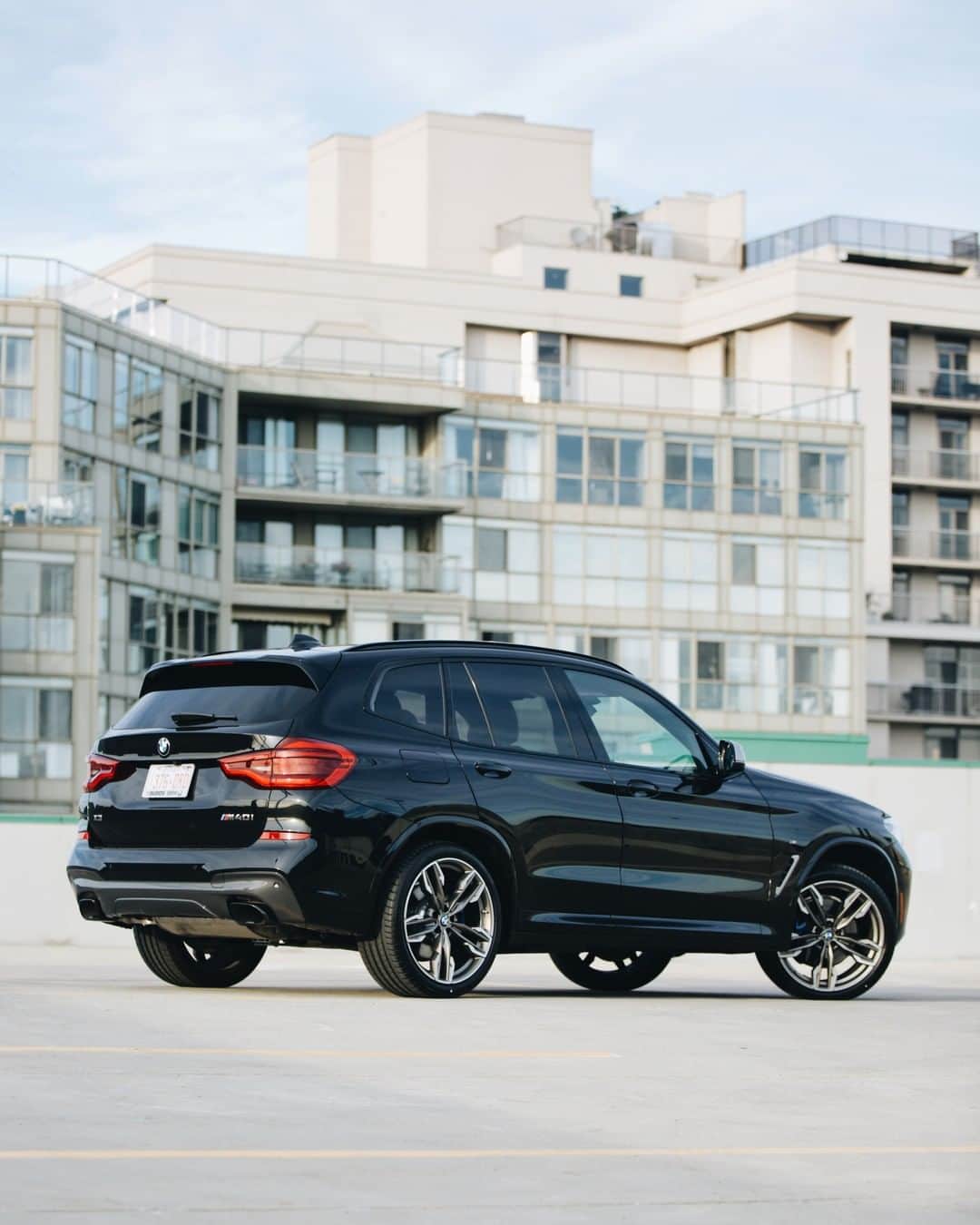 BMWのインスタグラム：「Waits for you to start the next journey. The BMW X3. #BMWrepost @buddsbmwhamilton @dom.fco #TheX3 #BMW #X3 __ BMW X3 M40i: Fuel consumption in l/100 km (combined): 9.1. CO2 emissions in g/km (combined): 207 - 206. The values of fuel consumptions, CO2 emissions and energy consumptions shown were determined according to the European Regulation (EC) 715/2007 in the version applicable at the time of type approval. The figures refer to a vehicle with basic configuration in Germany and the range shown considers optional equipment and the different size of wheels and tires available on the selected model. The values of the vehicles are already based on the new WLTP regulation and are translated back into NEDC-equivalent values in order to ensure the comparison between the vehicles. [With respect to these vehicles, for vehicle related taxes or other duties based (at least inter alia) on CO2-emissions the CO2 values may differ to the values stated here.] The CO2 efficiency specifications are determined according to Directive 1999/94/EC and the European Regulation in its current version applicable. The values shown are based on the fuel consumption, CO2 values and energy consumptions according to the NEDC cycle for the classification. For further information about the official fuel consumption and the specific CO2 emission of new passenger cars can be taken out of the „handbook of fuel consumption, the CO2 emission and power consumption of new passenger cars“, which is available at all selling points and at https://www.dat.de/angebote/verlagsprodukte/leitfaden-kraftstoffverbrauch.html.」
